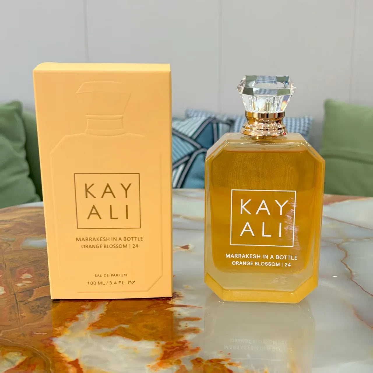 Elegant Women’s Perfume 100ml Alluring Fruity Floral Scent with Warm Woody Base for A Long-Lasting Romantic Impression