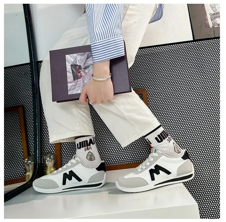 ASSKLO Women Casual Shoes Round Head Deep Mouth Light Sneakers Sports Shoes Board Shoes Versatile Casual Designer Shoes Tennis Shoe Outdoor lightweight Breathable Sneakers Walking shoes white black