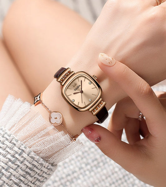 Vintage small sugar quartz ladies watches wristwatch leather strap fine steel case women watches waterproof female wristwatch ladies watch