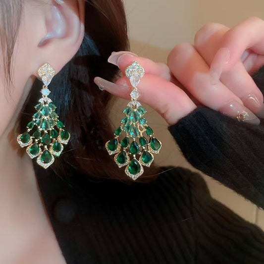 European and American fashion, high-end, light luxury feeling, silver needle inlaid with diamonds, water droplet earrings, exaggerated and atmospheric temperament, earrings pendant, earrings