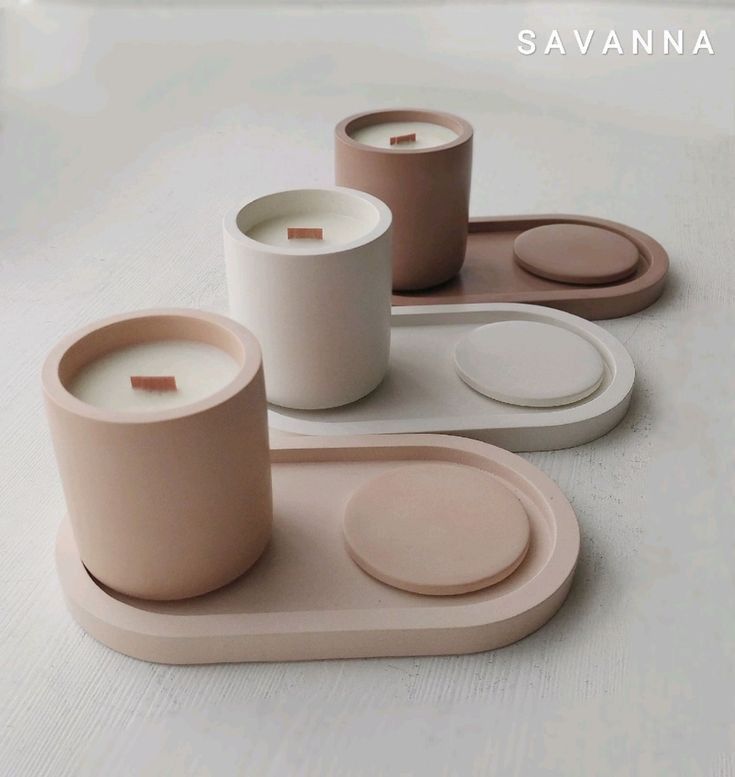 3pcs Aromatherapy Candles package consist of [ 1pcs aromatherapy candle as shown + Amultipurpose reusable display tray as shown + candle lid . All items as shown. Lets improve your home together.