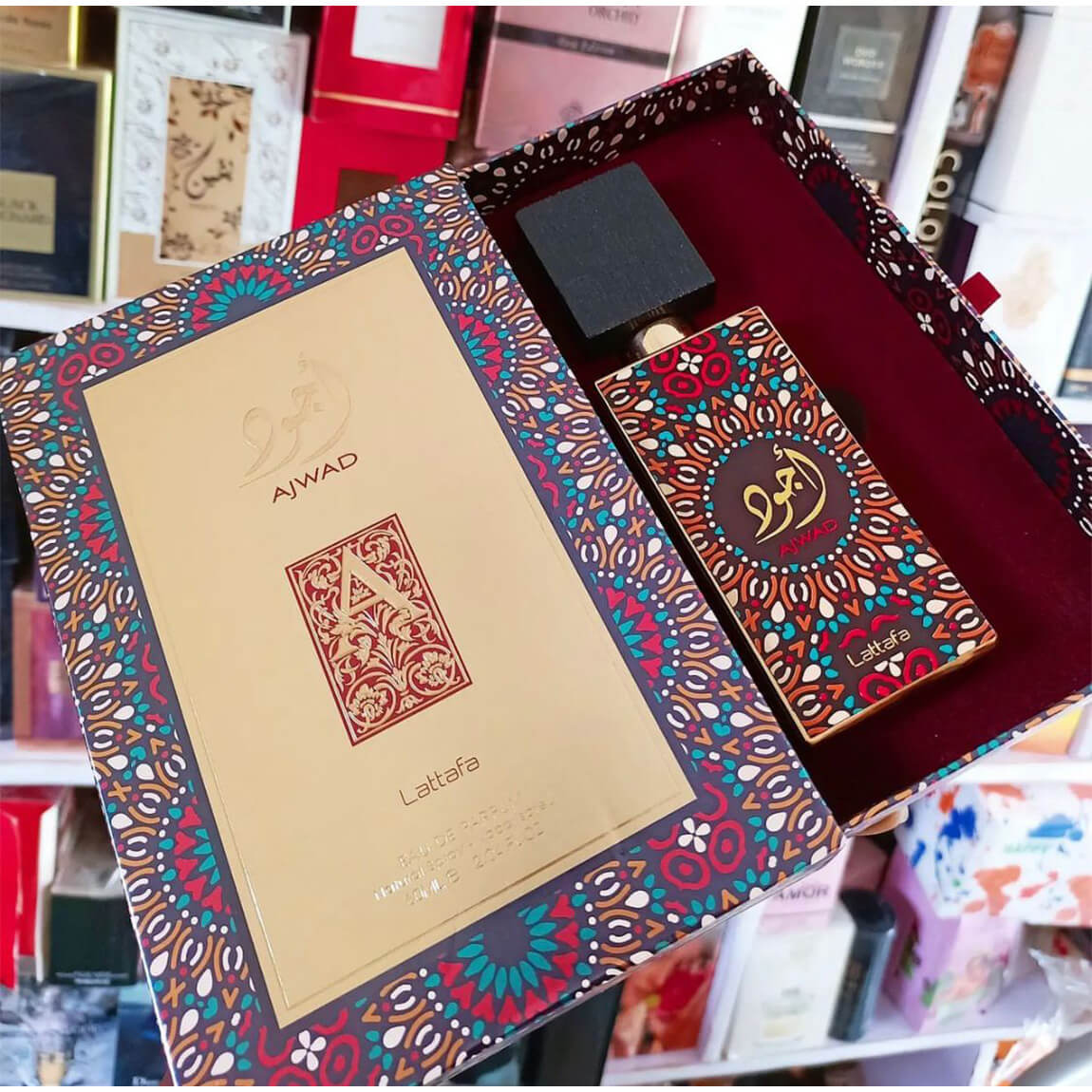 Lattafa Ajwad Eau de Parfum 60ml