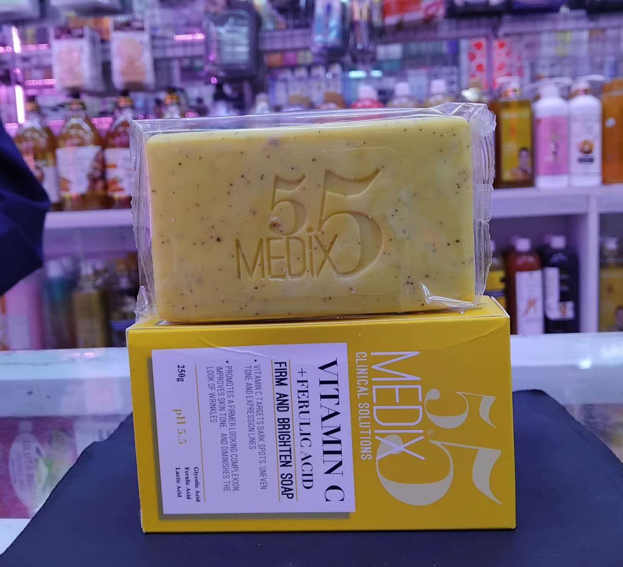 Medix 5.5 Vitamin C + Ferulic Acid Firm & Brighten Soap