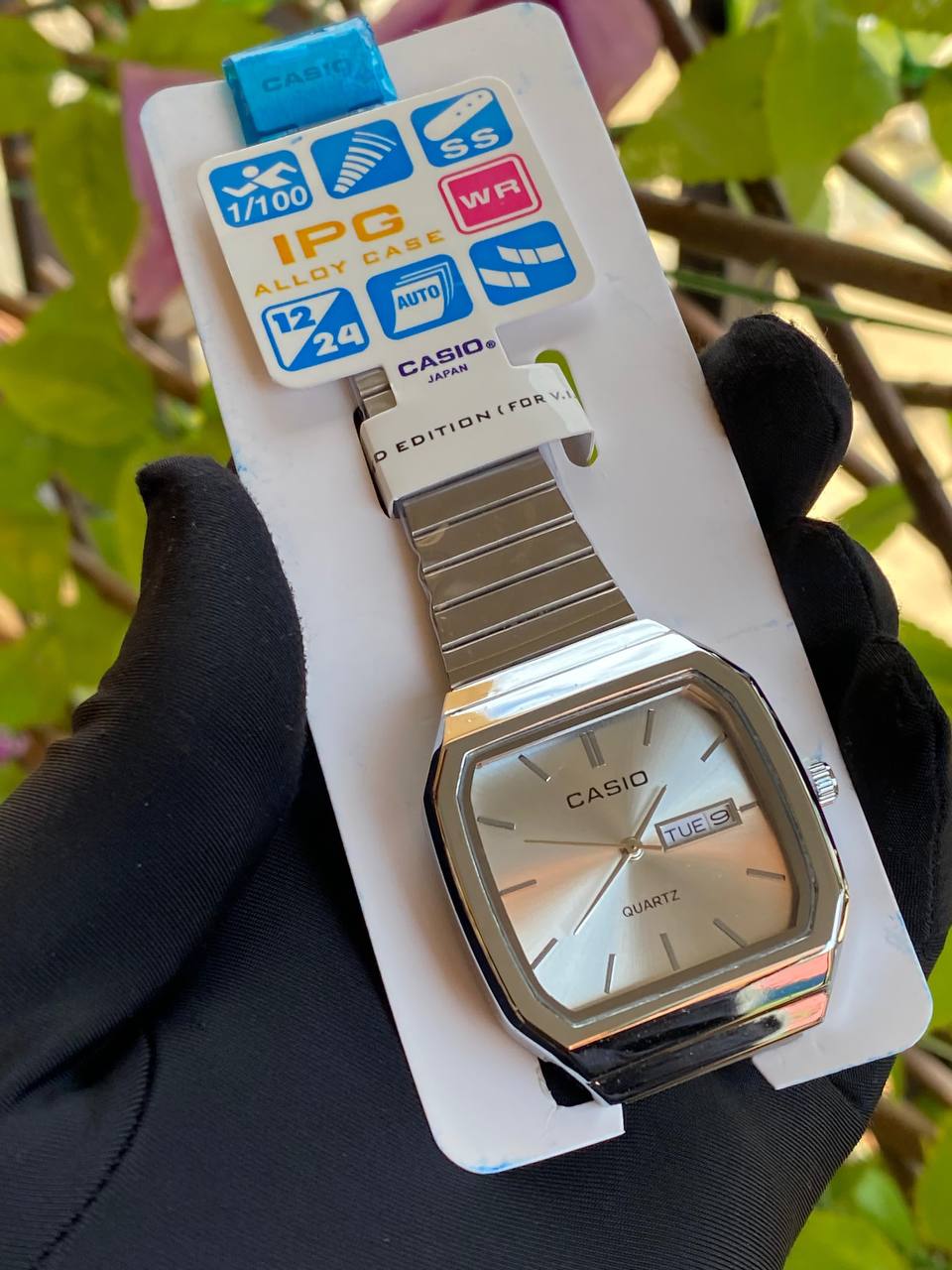 CASIO DAY & DATE UNISEX DAY & DATE DISPLAY WATER RESISTANT BATTERY POWERED CASIO BRANDED BOX RED