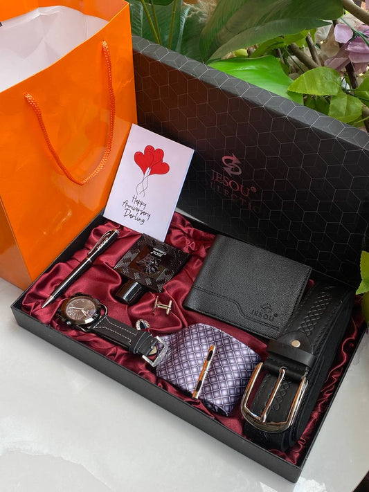 CURREN CHRONOGRAPH GENTS WATCH DATE DISPLAY CHRONOGRAPH MOVEMENT BATTERY POWERED WATER RESISTANT STAINLESS STEEL 2 COLOR OPTIONS CURREN BRANDED BOX ENGRAVING SERVICES ENQUIRIES