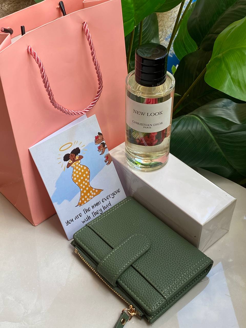 MOTHERS DAY GIFT PACK 🧧PERFUME TESTER 🧧WALLET/PURSE 🧧GIFT CARD GIFT BAG WE OFFER ENGRAVING SERVICES (A MESSAGE MUM ON ITEMS) ENQUIRIES