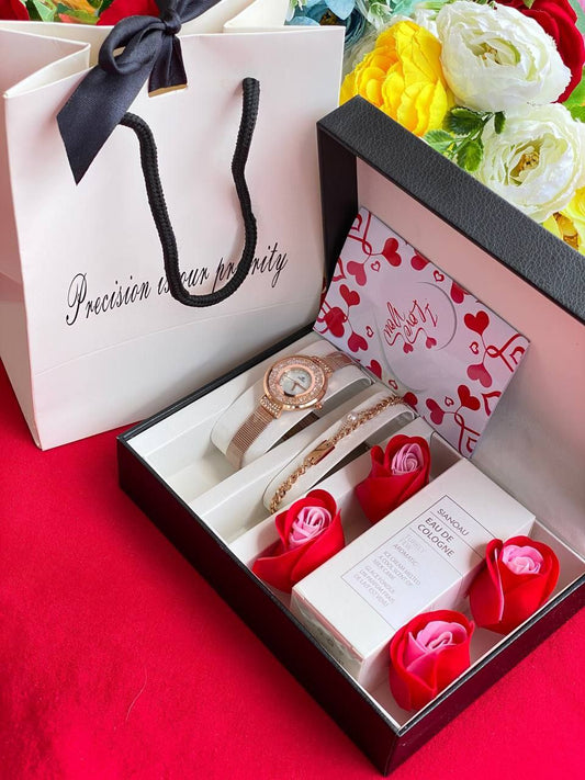 LADIES GIFT SET WITH BAG&CARD WATCH FLORAL PERFUME PRESERVED ROSES BRACELET BAG&CARD
