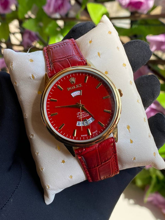 LEATHER DAY&DATE GENTS WATCH DAY&DATE DISPLAY WATER RESISTANT FINELY POLISHED LEATHER STRAP STAINLESS STEEL CASE ENQUIRIES