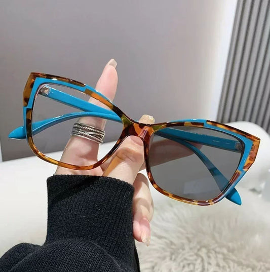 New Lightweight Cat Eye Frame Color Changing Glasses Anti Blue Light Photochromic Flat Mirror Women Brand Eyewear Frames
