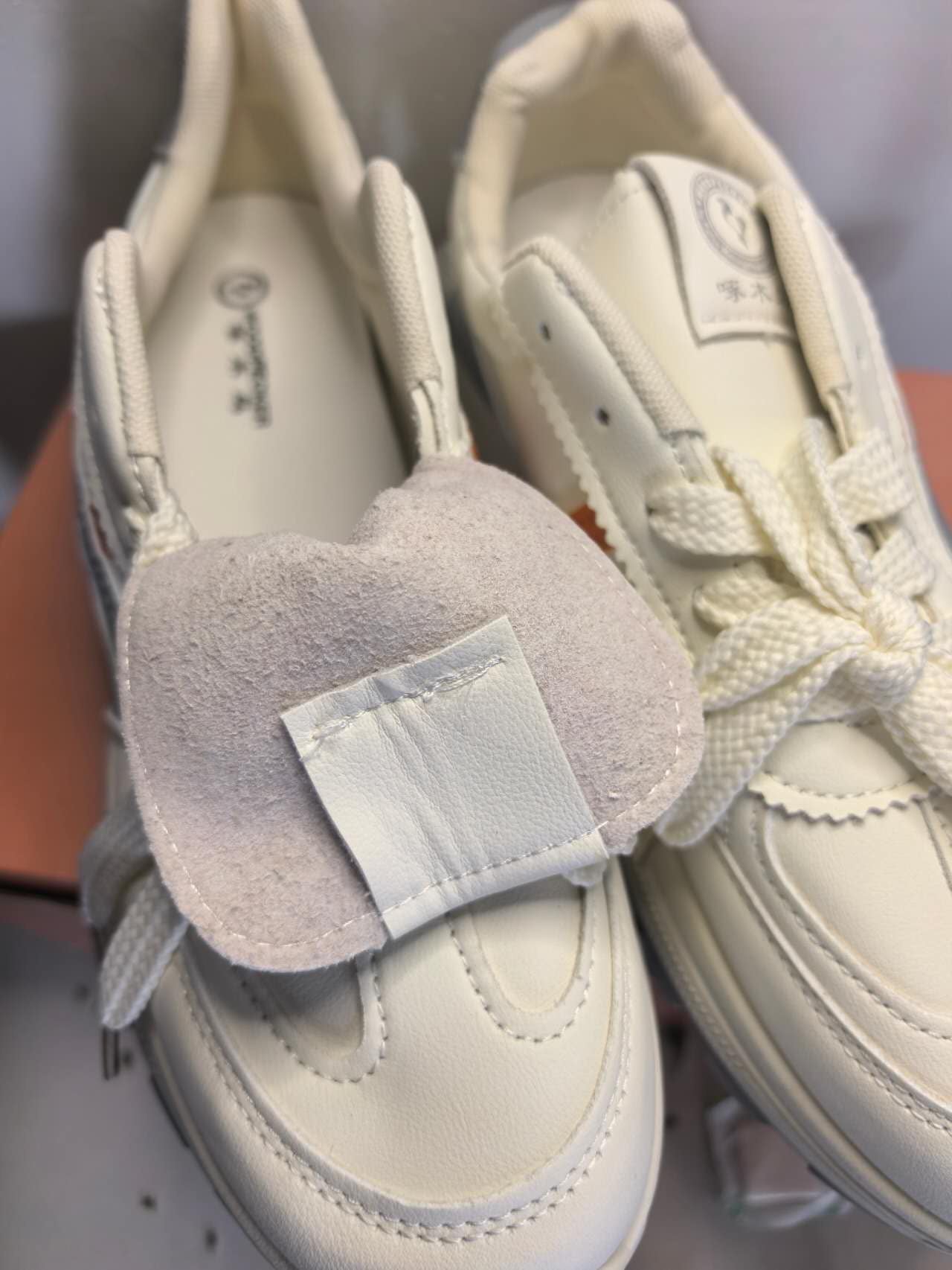 Star glow Girls ladies sneakers white breathable comfortable girl shoes easy to clean light hicking casual sneakers sizes 37-41