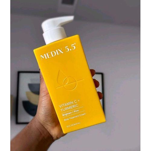 Medix 5.5 Vitamin C + Tumeric ( Firming, Brightening Cream )