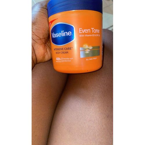 Vaseline 2 in 1 SELFCARE SET: Intensive care Cocoa Radiant Body Oil + Even Tone Body Cream