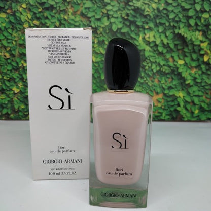Sì Fiori Giorgio Armani for women tester Plus free 5 travel spray and Deodorant
