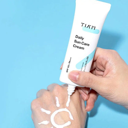 Daily Sun Care Cream SPF50+ PA+++ Aloe Vera Sunscreen No White Cast Daily Care Sunscreen Deep Moisturizing Non-Greasy Skin Care