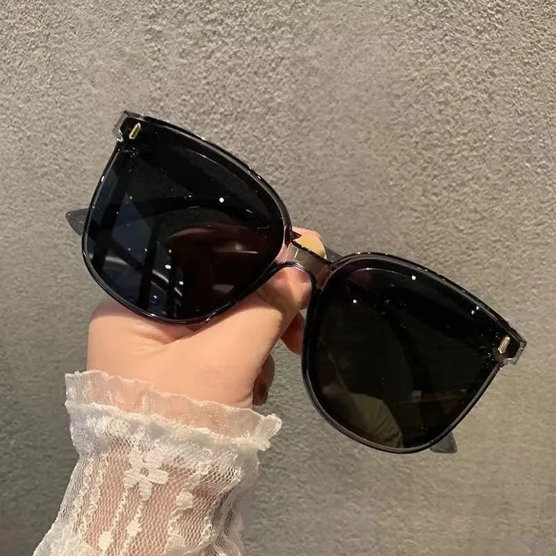 New Fashion Women Sunglasses Designer Brand Sun Glasses Vintage Exquisite Large Frame Eyewear Leisure Travel UV400 Oculos De Sol