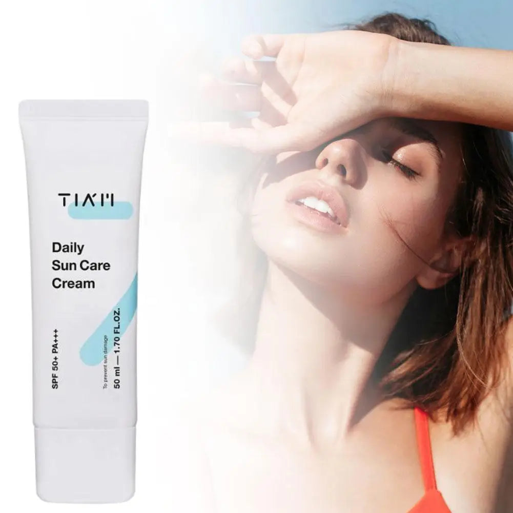 Daily Sun Care Cream SPF50+ PA+++ Aloe Vera Sunscreen No White Cast Daily Care Sunscreen Deep Moisturizing Non-Greasy Skin Care