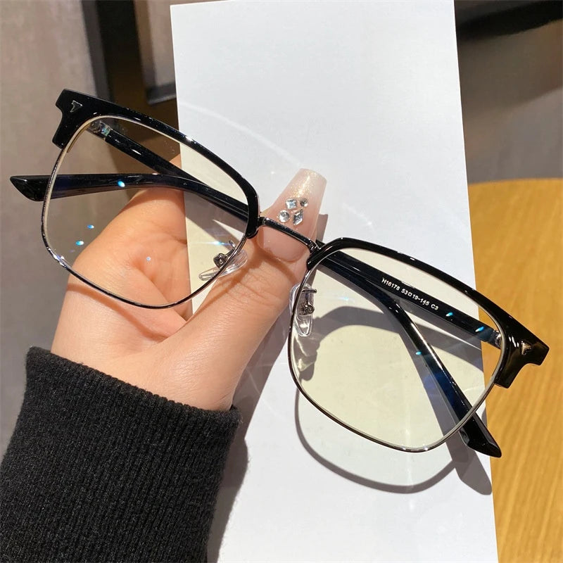FIRADA Fashionable Comfortable Men Glasses 2025 Retro Ultra Light Business Eyeglasses Optical Prescription Eyewear Frame 16178-C