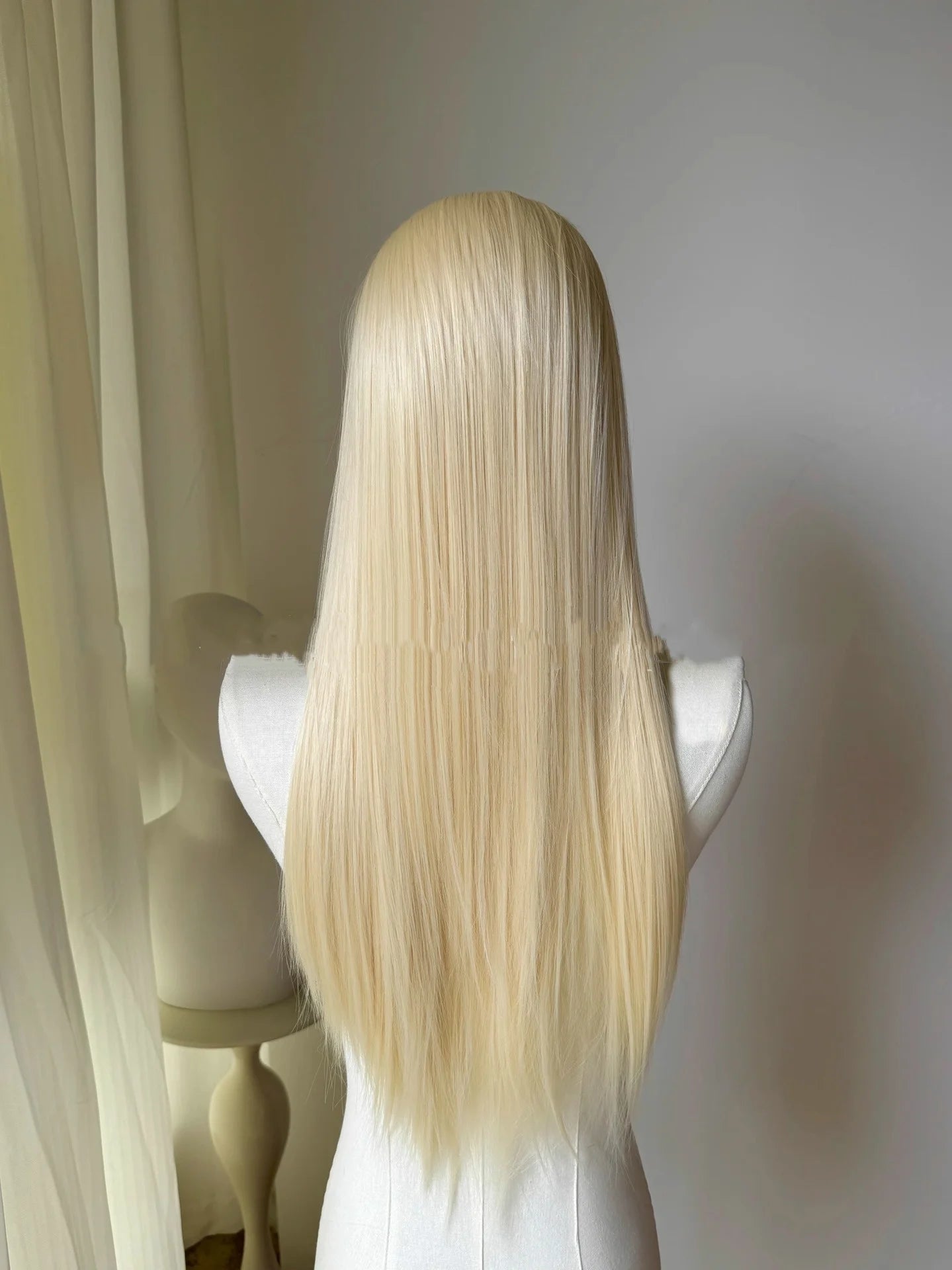 Light Gold 13 * 4 Hand Hook Front Lace Wig Headset, High Temperature Spinning, Long Straight Hair Simulation Hair Wig