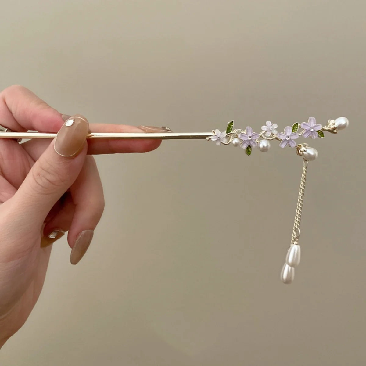 Light Luxury Flower Hairpin For Women Chinese Style Floral Butterfly Tassel Hair Stick Elegant Metal Jewelry Hairpin Hair Clips