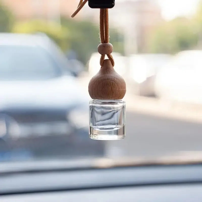 1Pcs Refillable Car Essential Oil Diffuser Bottle Empty Car Air Freshener Pendant Perfume Glass Bottle With Wooden Caps