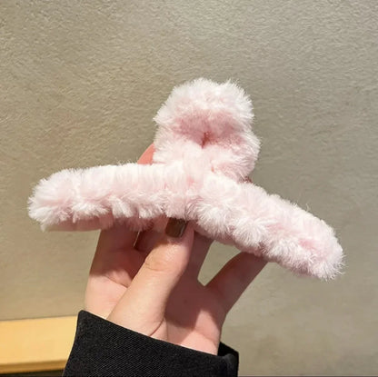 Winter Faux Fur Hair Claw for Women Elegant Acrylic Crab Barrette Hairpin Girl-Hair Accessories Furry Headwear Hair Claw Clip