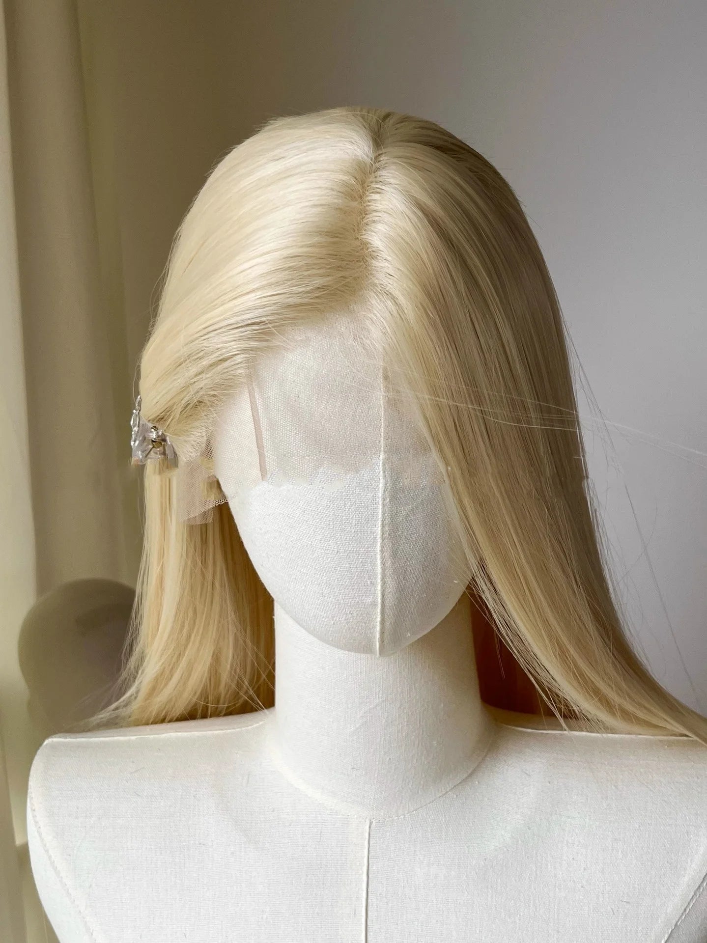 Light Gold 13 * 4 Hand Hook Front Lace Wig Headset, High Temperature Spinning, Long Straight Hair Simulation Hair Wig