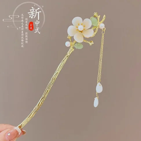 Light Luxury Flower Hairpin For Women Chinese Style Floral Butterfly Tassel Hair Stick Elegant Metal Jewelry Hairpin Hair Clips