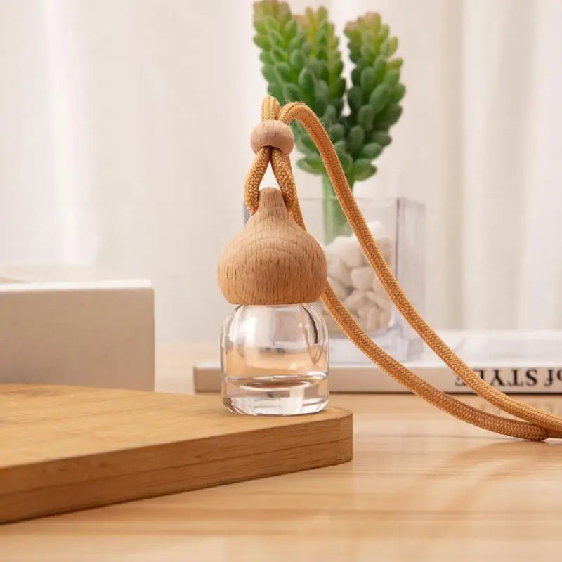 1Pcs Refillable Car Essential Oil Diffuser Bottle Empty Car Air Freshener Pendant Perfume Glass Bottle With Wooden Caps