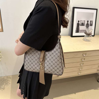 Mateamoda Vintage-Inspired Monogram Hobo Bag underarm Handbag