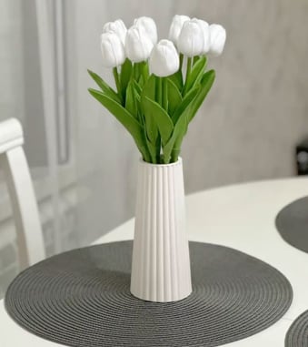 1 pc Home quality flower Vase as shown.A luxurious touch to your interior setting, and at the same time, it is a zero-maintenance.