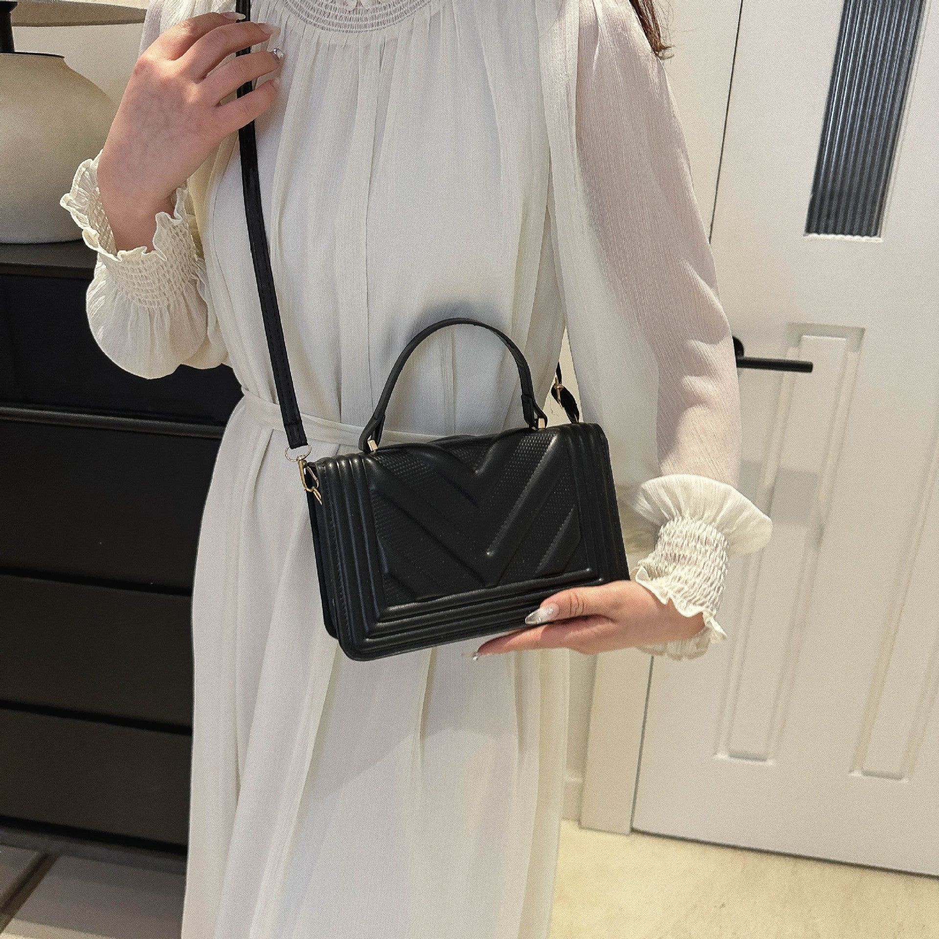 Mateamoda Trendy Underarm Shoulder Baguette Bag