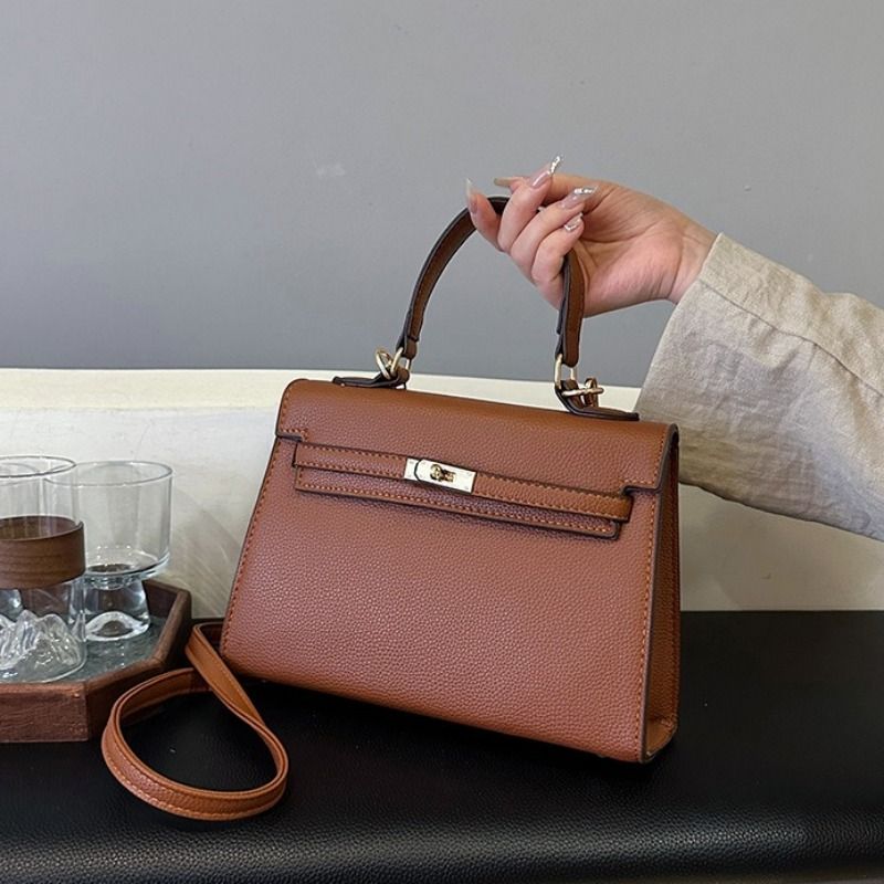 Mateamoda Elegant Handbag for Women with Classic Silhouette Crossbody Bag