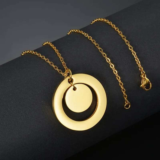 Best Gold Pendant Necklace  For Sale