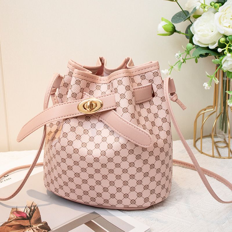 Fashionable Bucket Bag Classic Ladies Bag Stylish Crossbody Bags PU Leather Shoulder Bag Elegant and Stylish Handbag