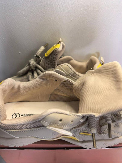 Star glow Girls ladies sneakers white breathable comfortable girl shoes easy to clean light hicking casual sneakers sizes 37-41