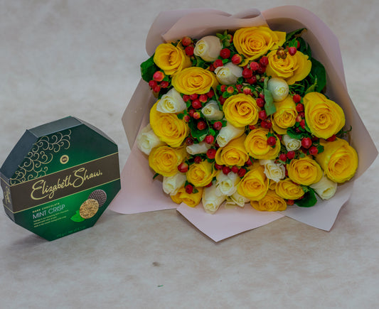 Bouquet of Roses and Berry Flowers