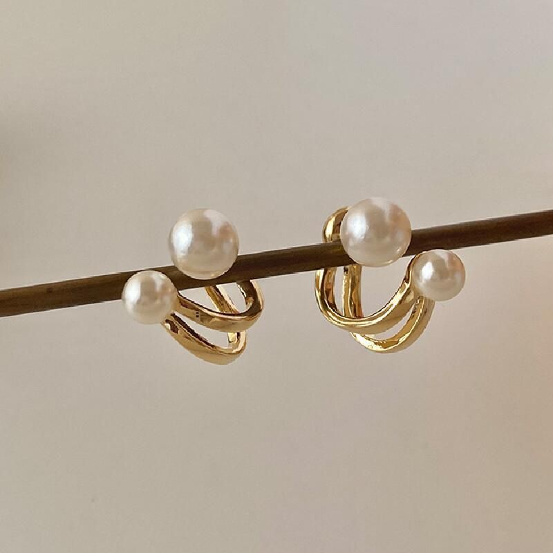Pearl earrings, women's French high-end temperament, earrings, niche design, retro light luxury earrings