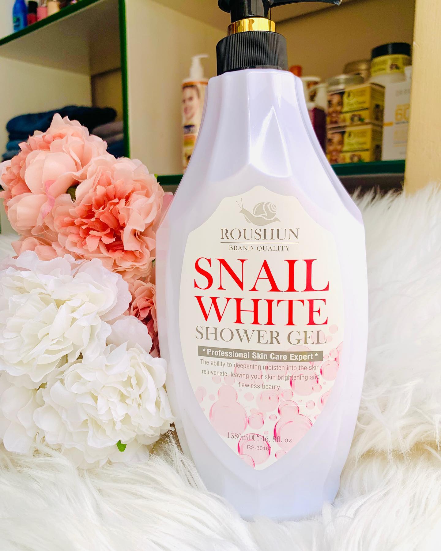 2 Packs Roushun Snail White Shower Gel -1380ml X 2 Body Fast Whitenng Shower Gel Deeply Cleanses Rich and Creamy blend Softer Skin After Wash Roushun Snail White Shower Gel 1380ml X 2