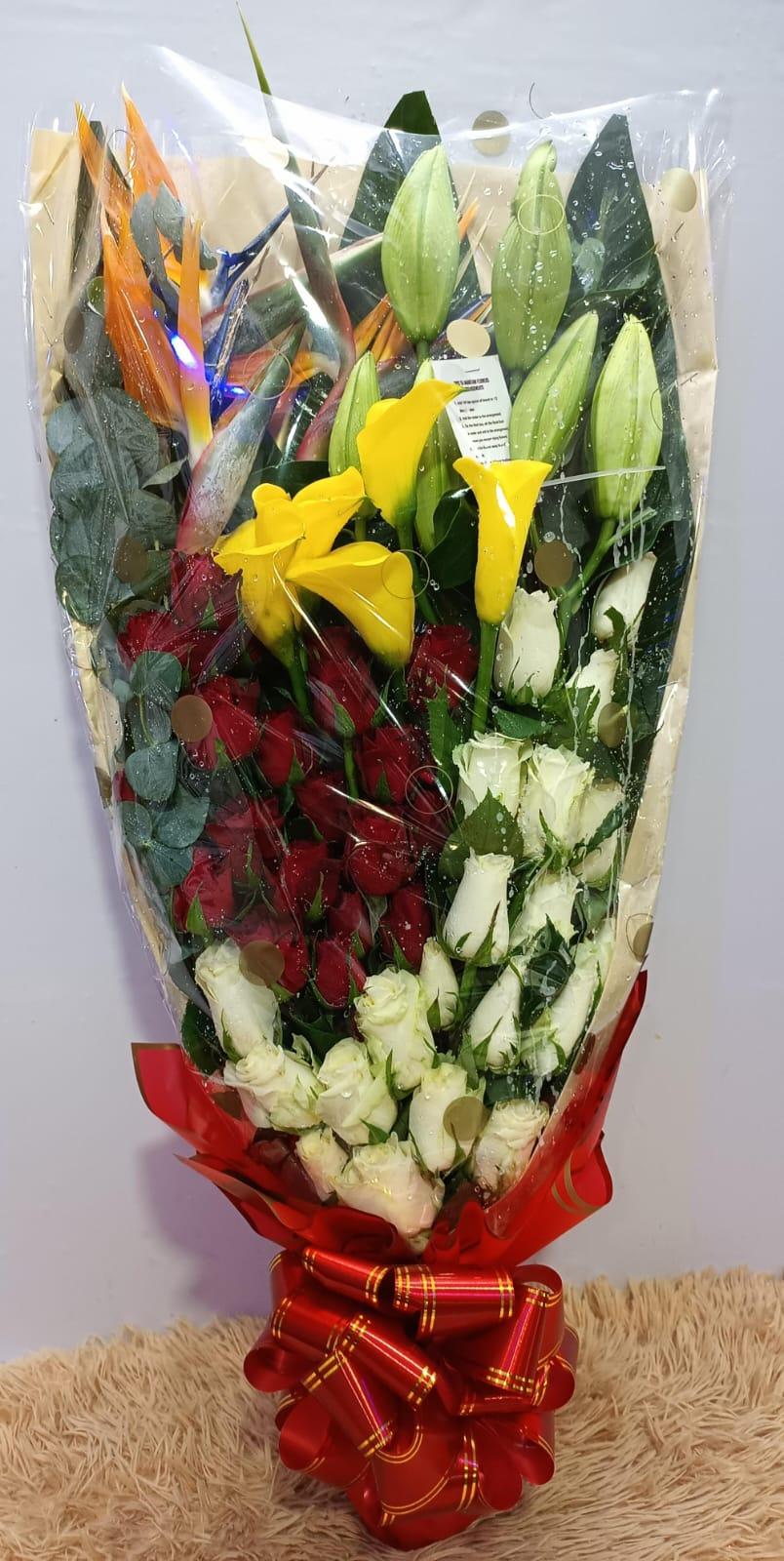 Colourful presentation bouquet