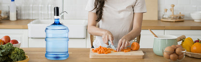 UPHUI Water Extractor Automatic Water Bottle Pump USB Rechargeable Electric Water Bottle Filler Dispenser Portable Universal Water Bottle Pump with Switch for Home Kitchen Office Camping