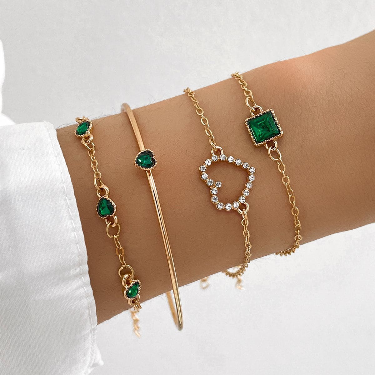 ZHJH 4PCS Women's Gold Bracelet Set Punk Layered Stackable Gold Bracelet With Open Cuffs Wrapped Bracelet Chain Ankle Chain Suitable Emerald inlaid with diamonds For Girls' Fashion Jewelry
