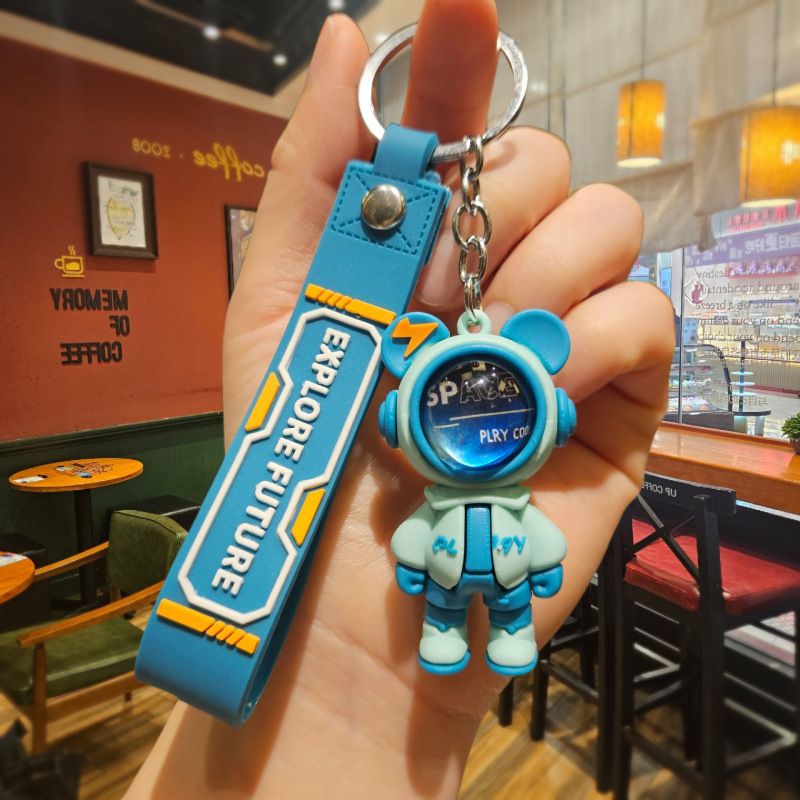 Trendy And Cool Space Man Bear Keychain Cartoon Cool Car Keychain Student School Bag Pendant Small Gift Keyrings