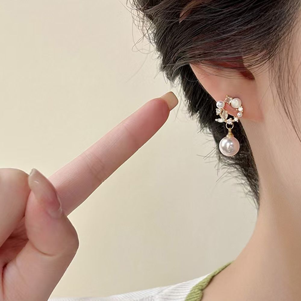 New flower wreath pearl earrings with female personality, niche design, summer earring temperament, fully matched earrings