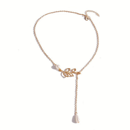 Hot Selling Metal Leaf Shape Jewelry Versatile Pearl Tassel Short Clavicle Necklace