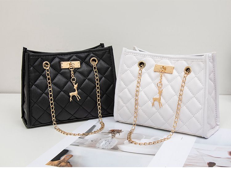 Deer pendant decorative chain crossbody bag Fashion casual new diamond lattice embroidered ladies single shoulder bucket bag