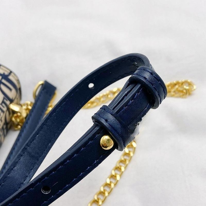 Mateamoda Refined Monogram-Printed Chain Sling Bag Underarm Bag Crossbody Bag