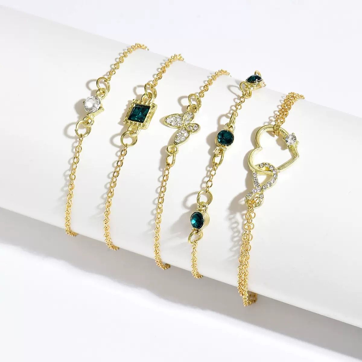 5PCS Women's Gold Bracelet 14K Gold Plated Exquisite Layered Chain Bracelet Adjustable Cute Bracelet Set Used For Daily Wear Or Exquisite Gifts