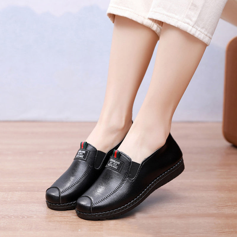 Mother's single court shoes women's artificial leather shoes ladies soft sole anti-skid flats shoes students breathable shoes girls loafers comfortable bean black shoes