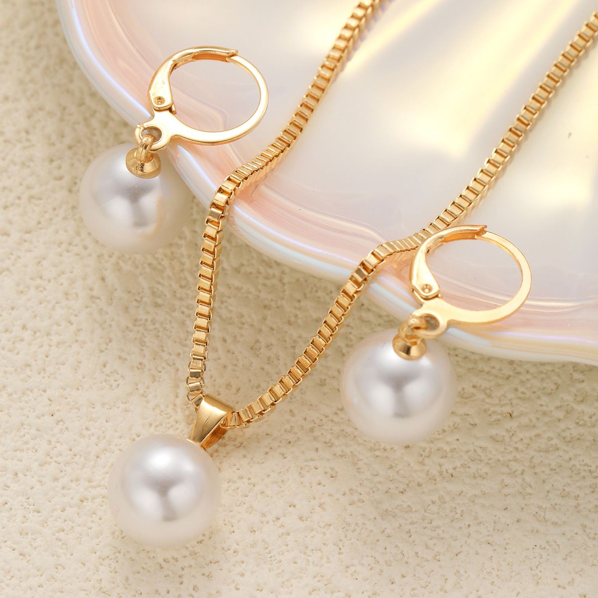 New Pearl Pendant Earrings Necklace Jewelry Set Women'S Fashionable And Versatile Light Luxury Temperament Jewelry