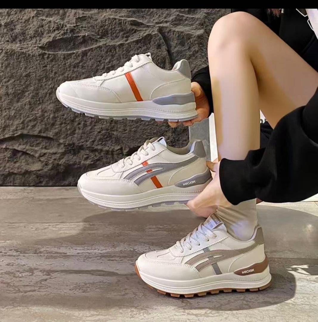 Brand new fashionable Women Girls Sneakers for casual wear running light hiking shoes breathable easy to clean fashionable Girl shoes